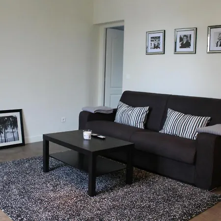 Central A : 2 Ch, Cuisine Equipee, Proche Commerces Et Activites - Fr-1-584-105 Apartment Briey