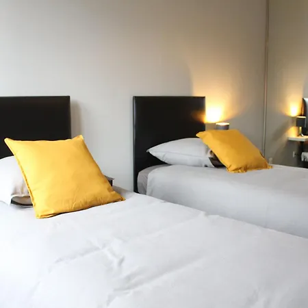 شقة A : 2 Ch, Cuisine Equipee, Proche Commerces Et Activites - Fr-1-584-105