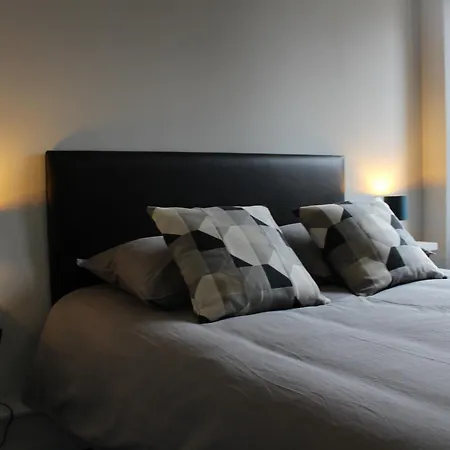 Apartamento à : 2 Ch, Cuisine équipée, Proche Commerces Et Activités - Fr-1-584-105 *