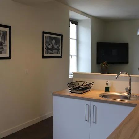 شقة A : 2 Ch, Cuisine Equipee, Proche Commerces Et Activites - Fr-1-584-105 Briey