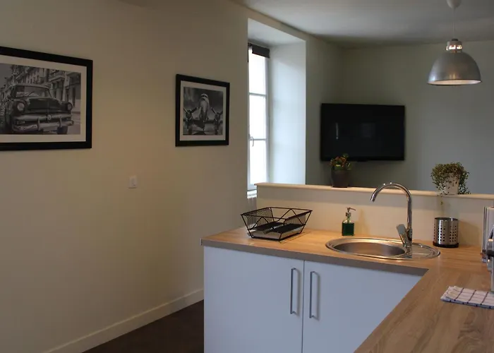 Apartmán A : 2 Ch, Cuisine Equipee, Proche Commerces Et Activites - Fr-1-584-105 Briey